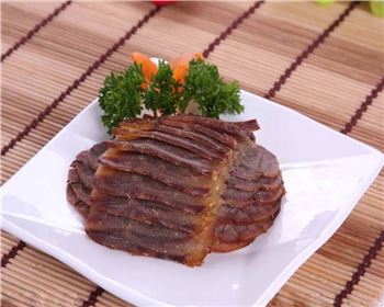優(yōu)質(zhì)牛肉，秘制醬牛肉營(yíng)養(yǎng)價(jià)值高，口感好！
